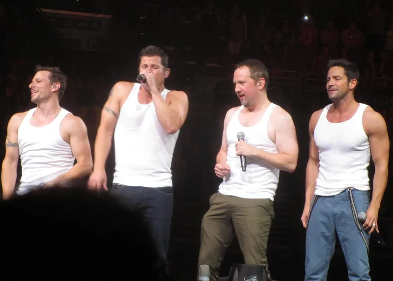 98 Degrees выступают на The Package Tour в 2013 году