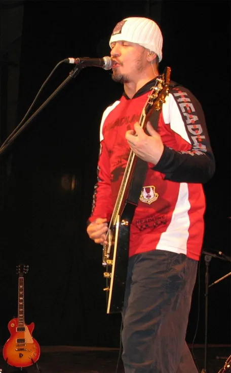 Алексей Белов на концерте, 2006