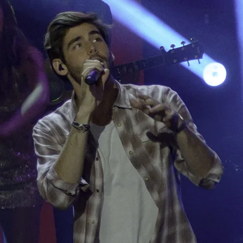 Álvaro Soler на сцене в 2016 году