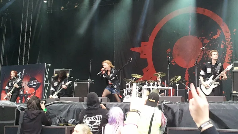 Arch Enemy на фестивальной сцене