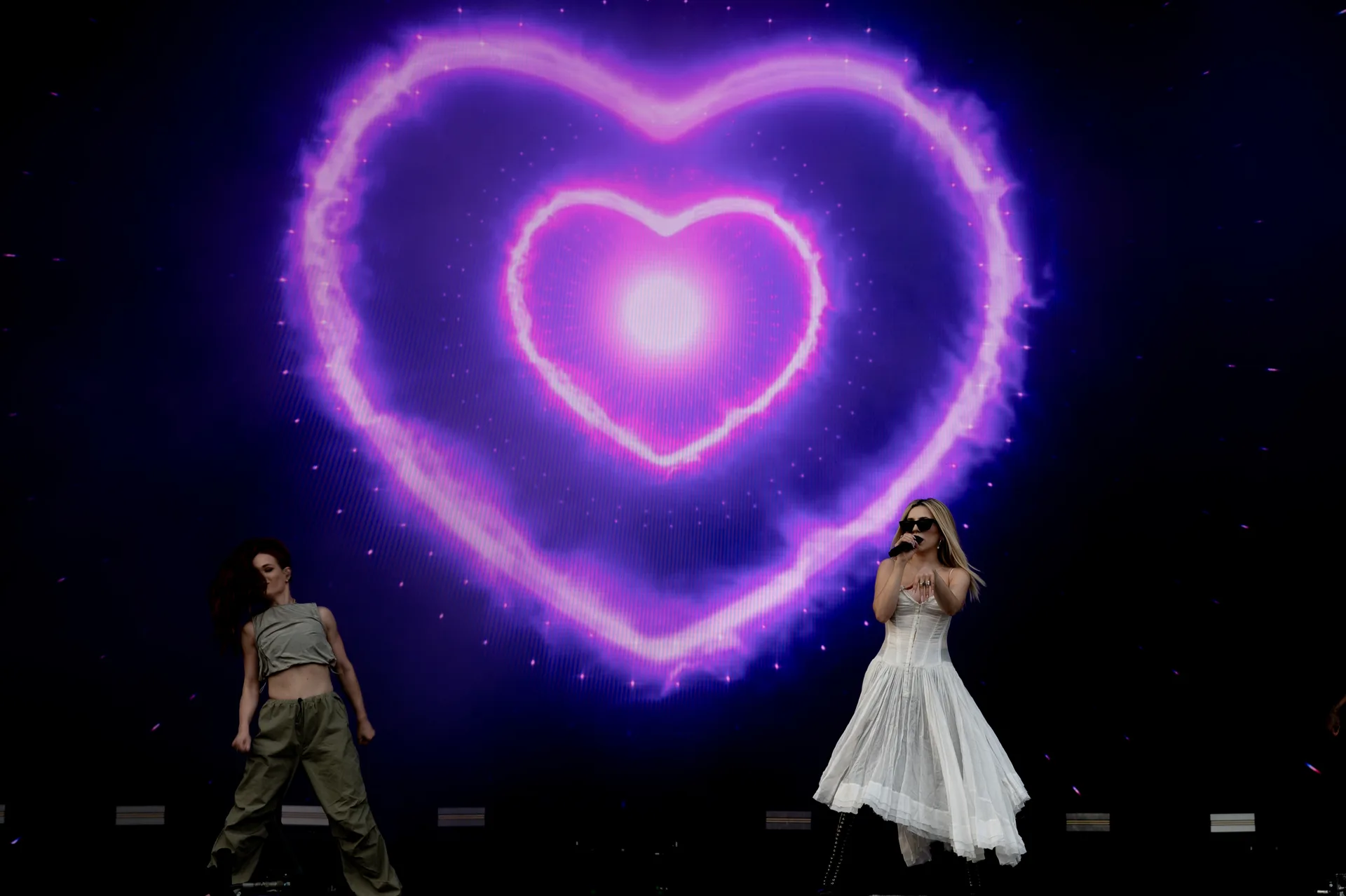 Ava Max выступает на фестивале Superbloom (Мюнхен, 2023)