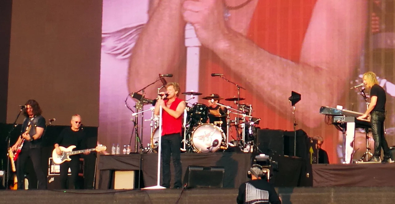 Bon Jovi на концерте в Hyde Park, Лондон, 2013