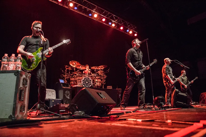 Breaking Benjamin выступают в 2015 году