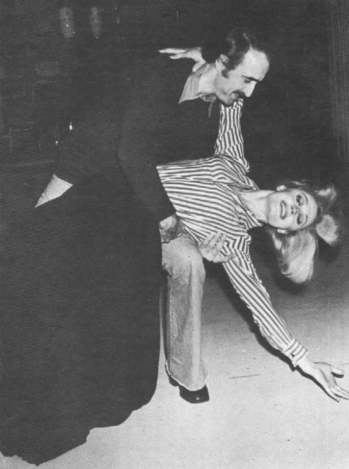 Раффаэлла Карра на съёмке Canzonissima, 1974 год, сценический момент