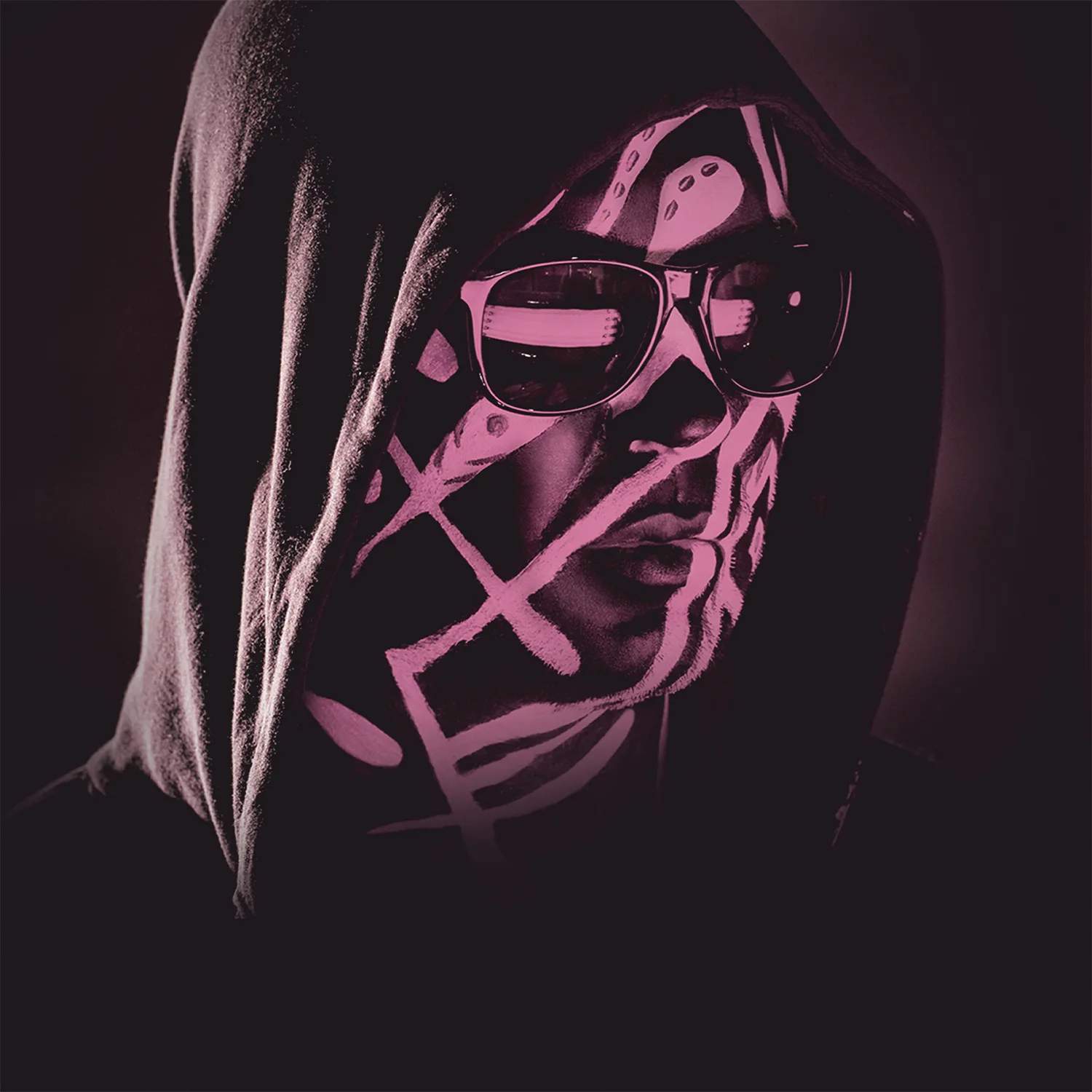 Carla’s Dreams: образ в маске и капюшоне (промо-фото)