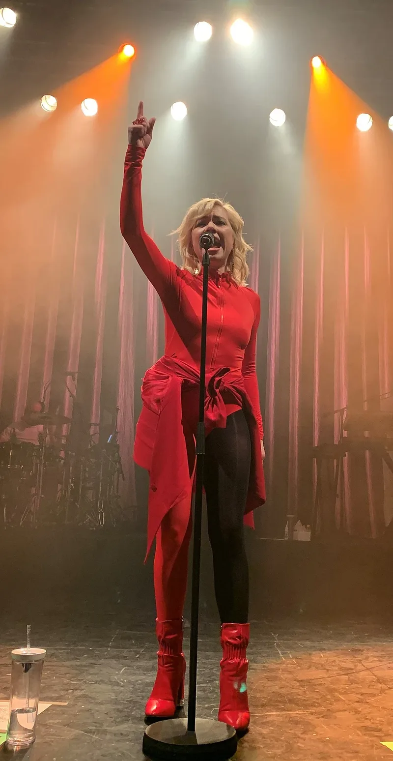 Кэрли Рэй Джепсен на концерте в Осло во время тура Dedicated, февраль 2020