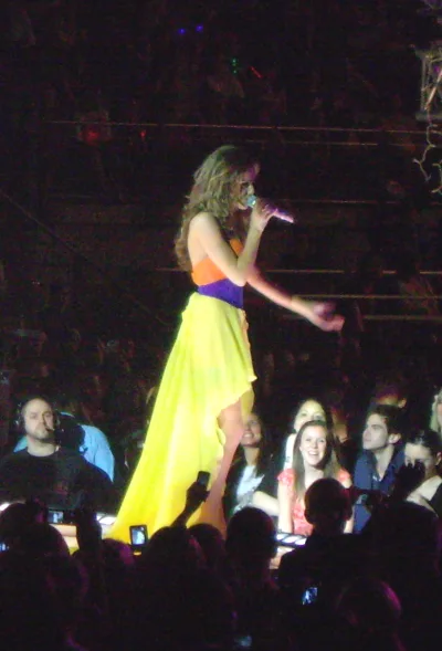 Cheryl на выступлении в лондонской O2 Arena, 2008