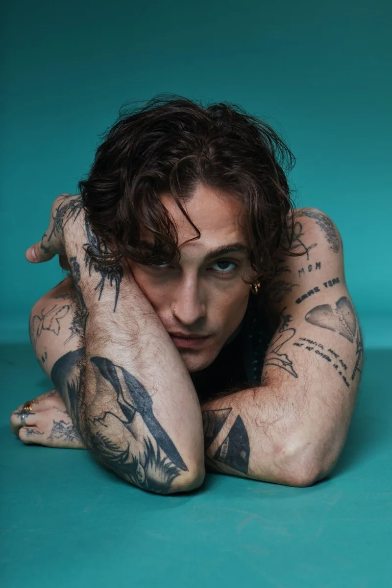 Дамиано Давид в студийной фотосессии, 2025