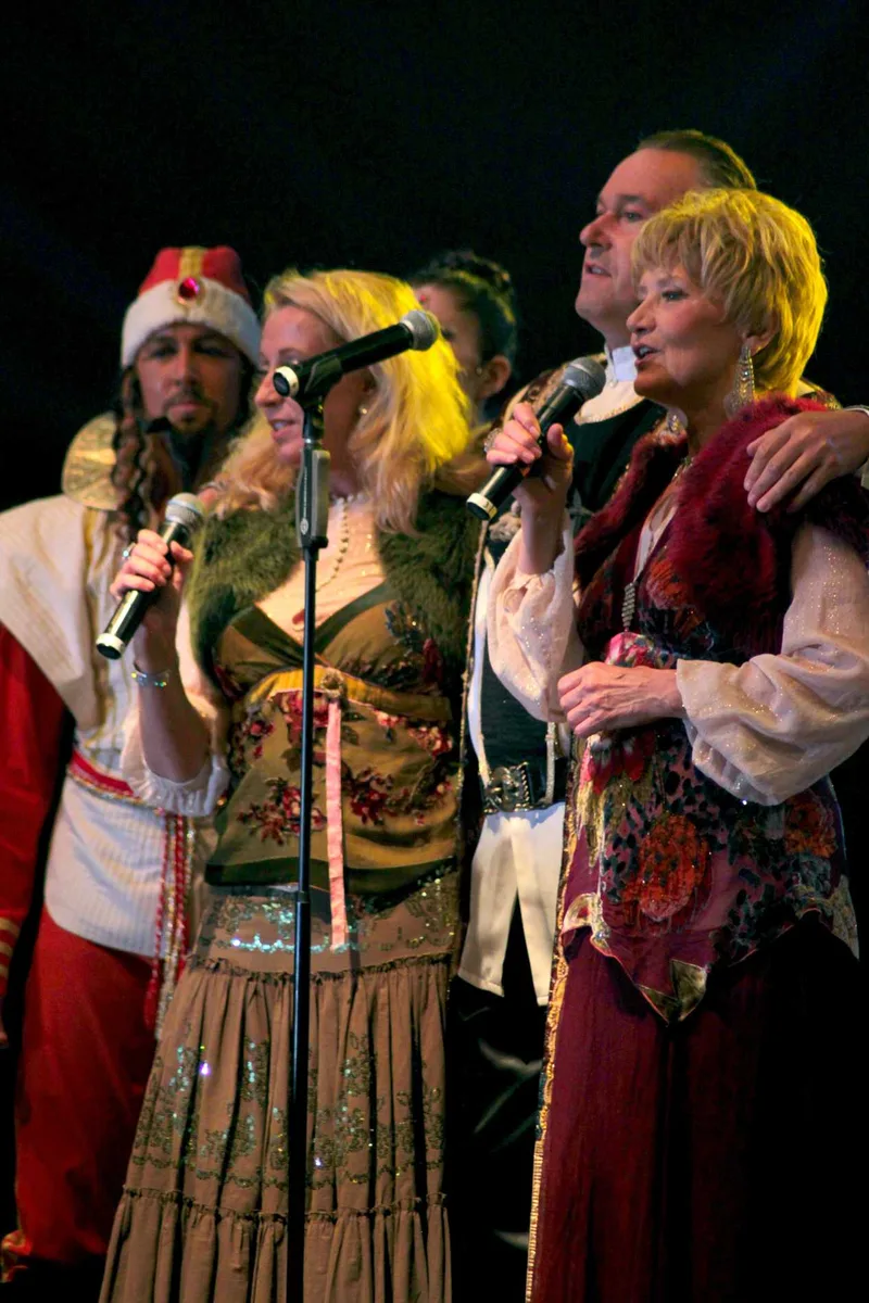 Dschinghis Khan на сцене, фото 2009