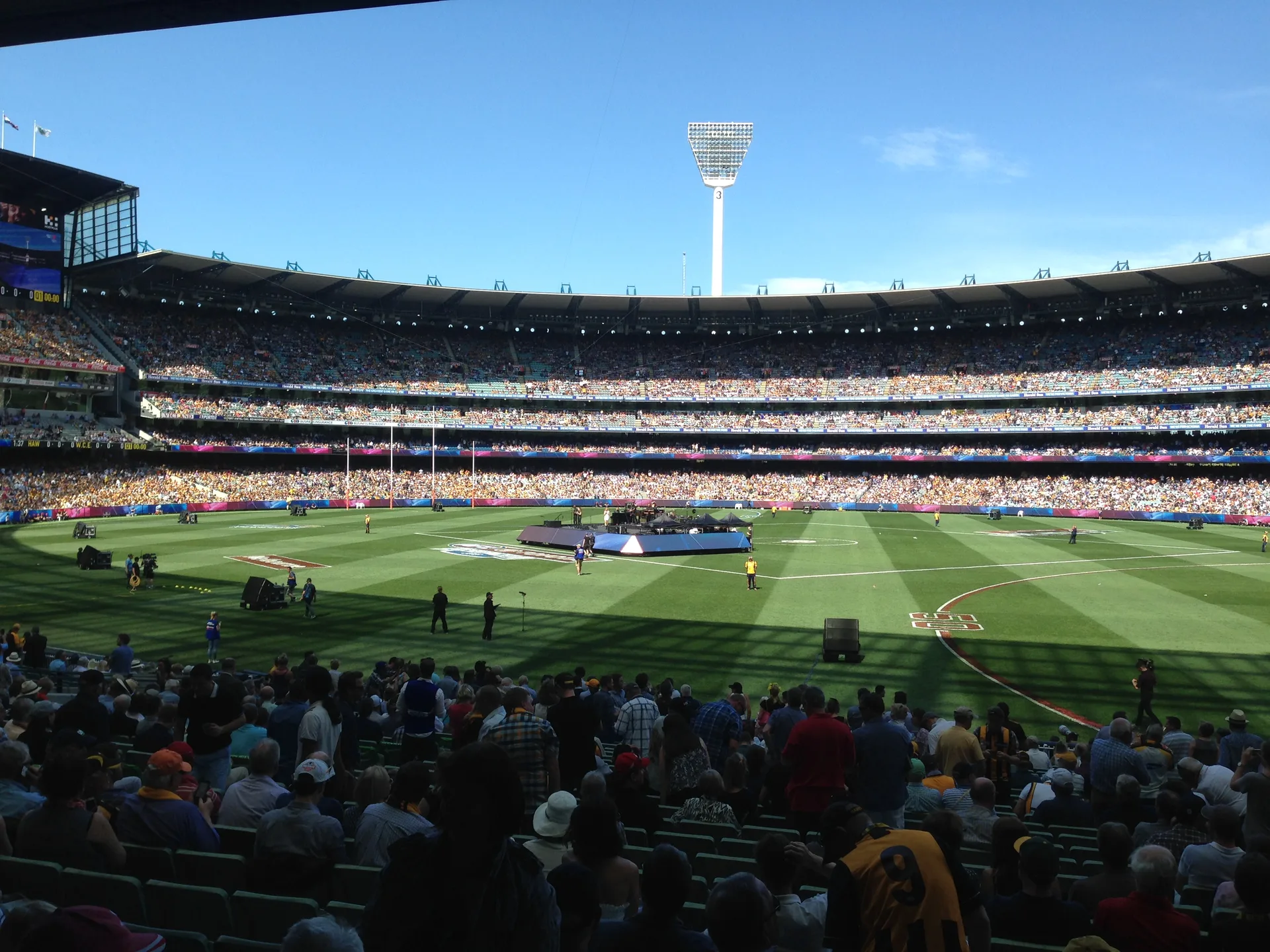 Элли Голдинг выступает на AFL Grand Final, Австралия (2015)