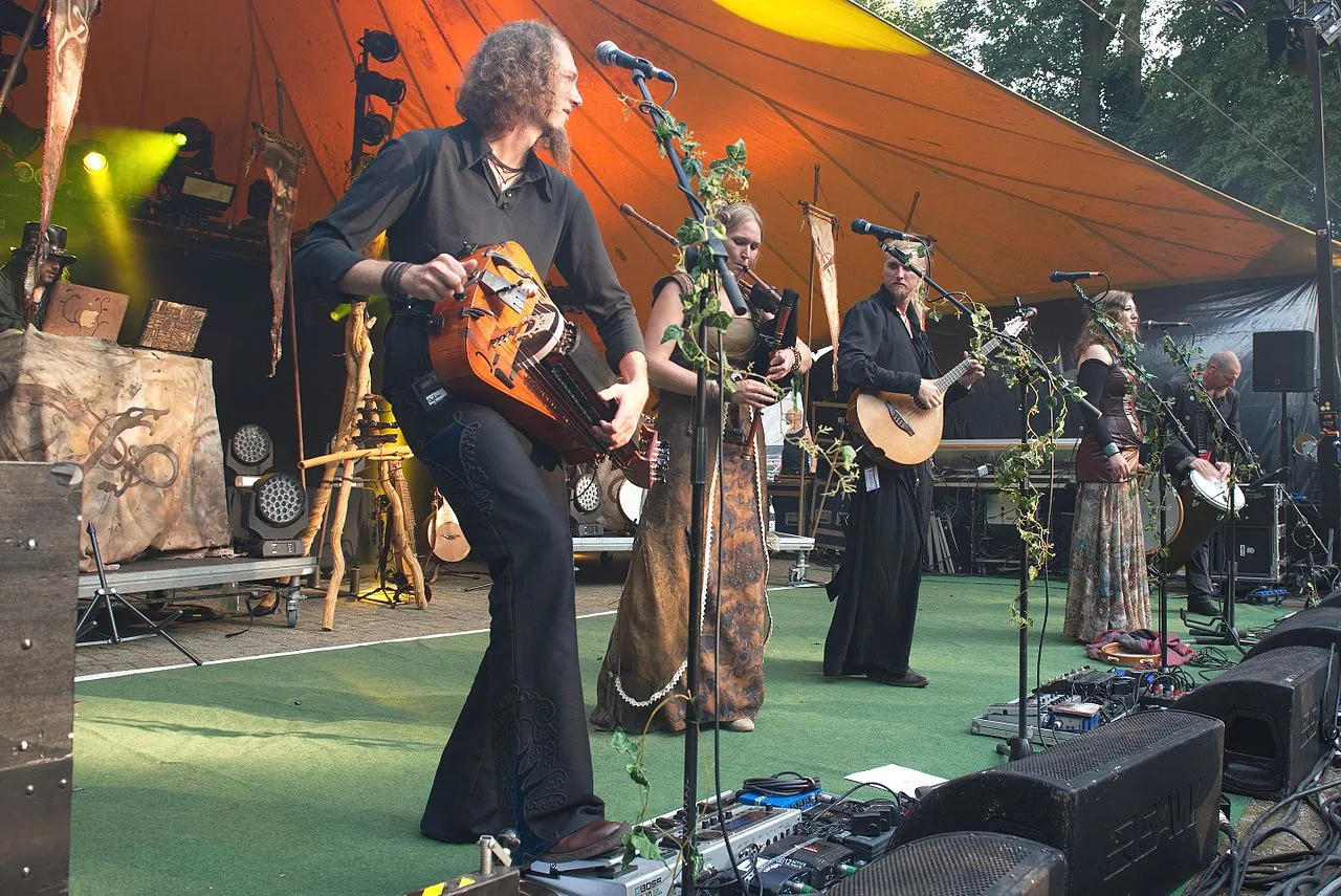 Faun на сцене на фестивале Feuertal, 2016