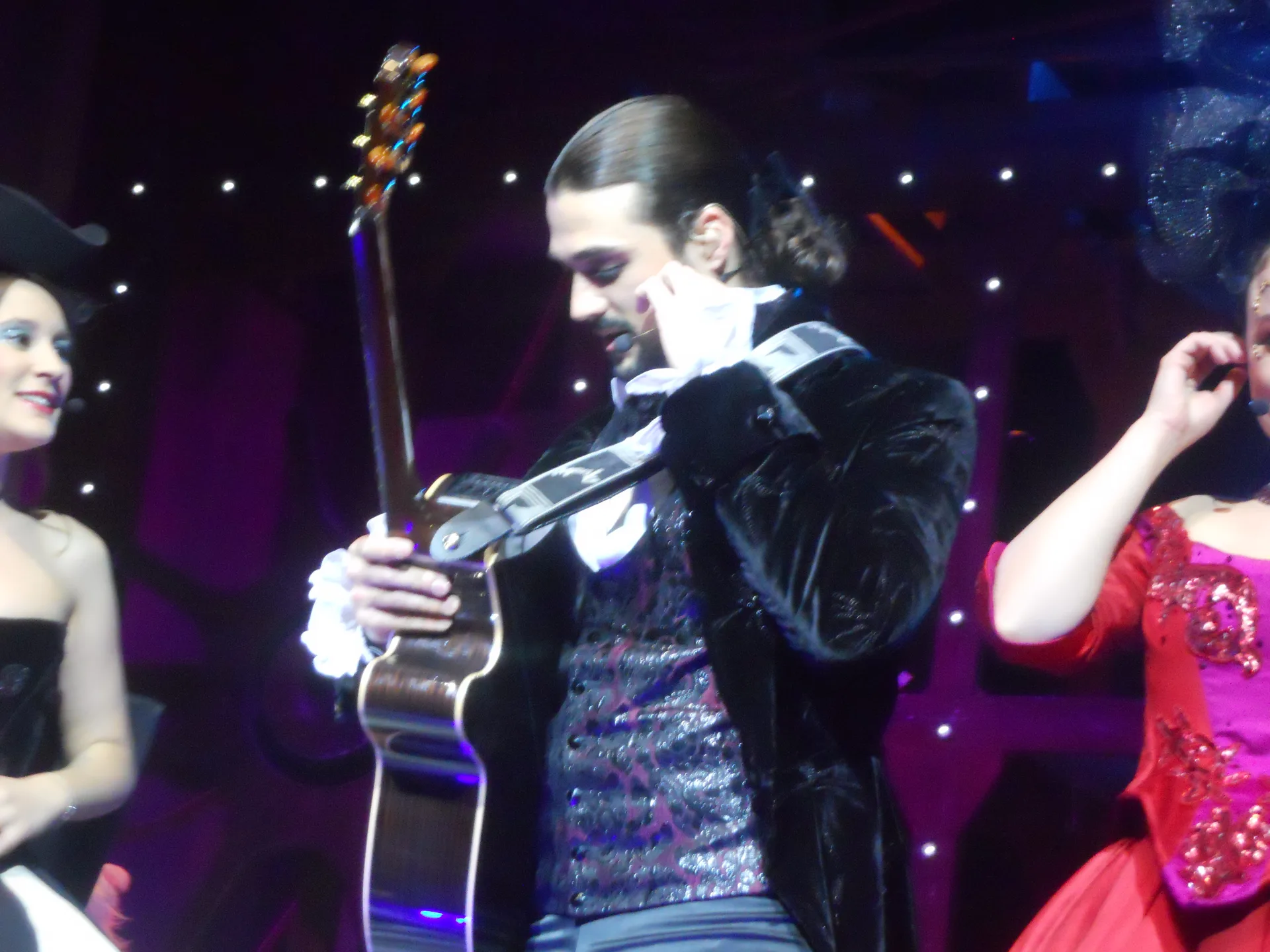 Флоран Мот на финале шоу Mozart l’Opéra Rock (2011)