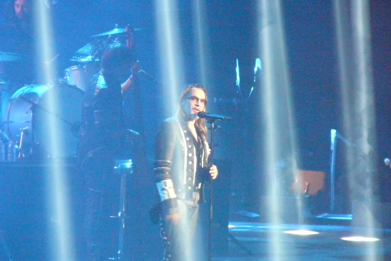 Флоран Пани на сцене Forest National в Брюсселе, 2014 год