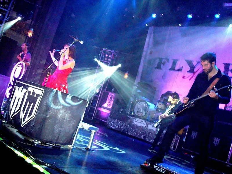 Flyleaf на сцене в Сан-Франциско, 2010