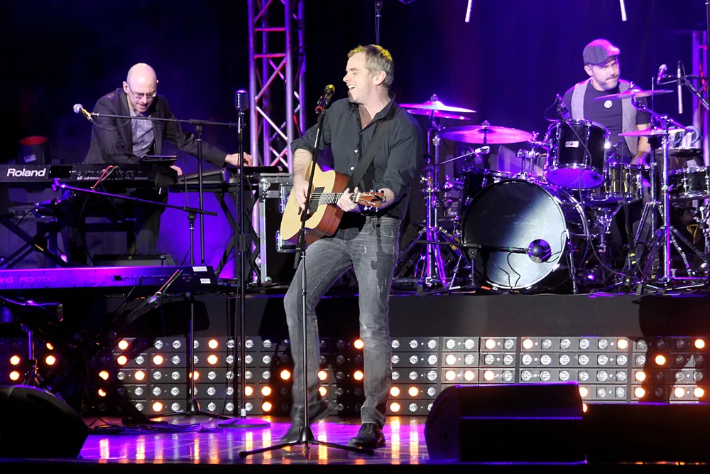 Garou — портретное фото