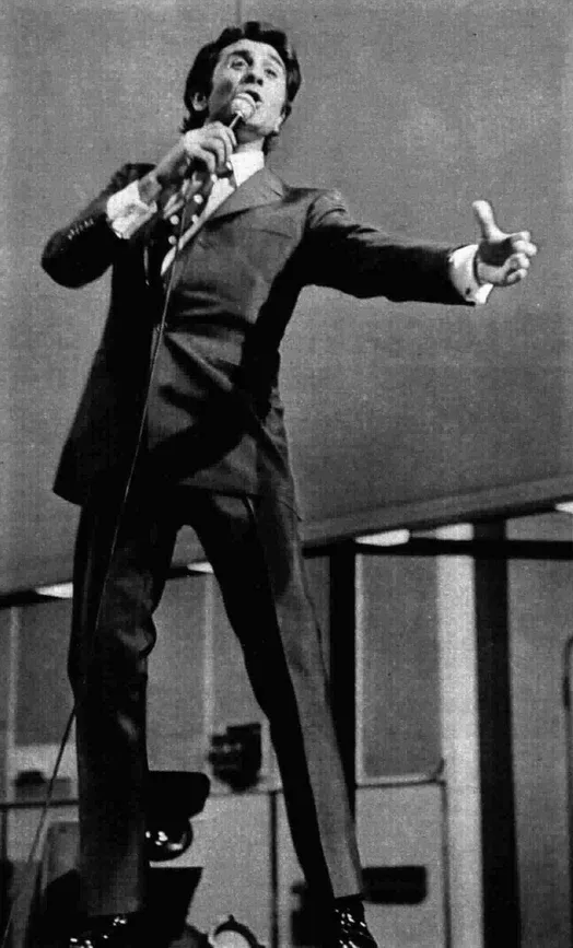 Жильбер Беко во время выступления в Риме, 1972