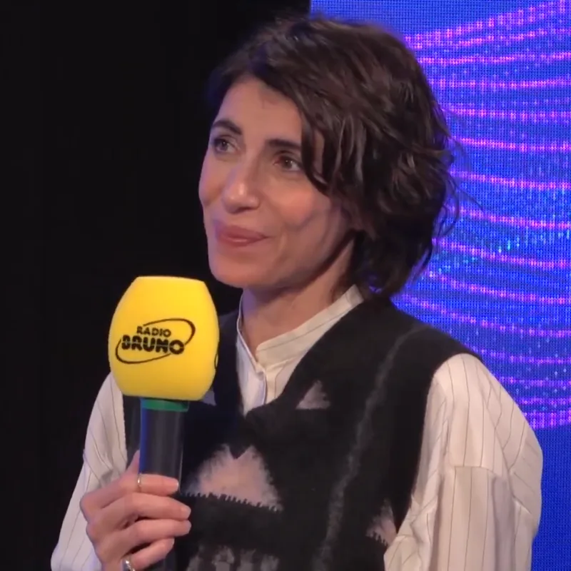 Giorgia на интервью для Radio Bruno во время Фестиваля Сан-Ремо, 2023