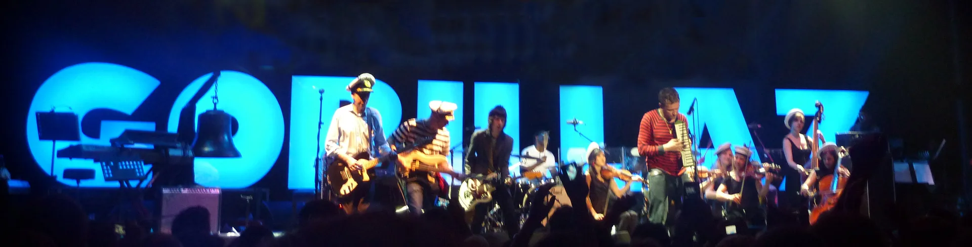 Gorillaz на концерте в Лондоне, 2010