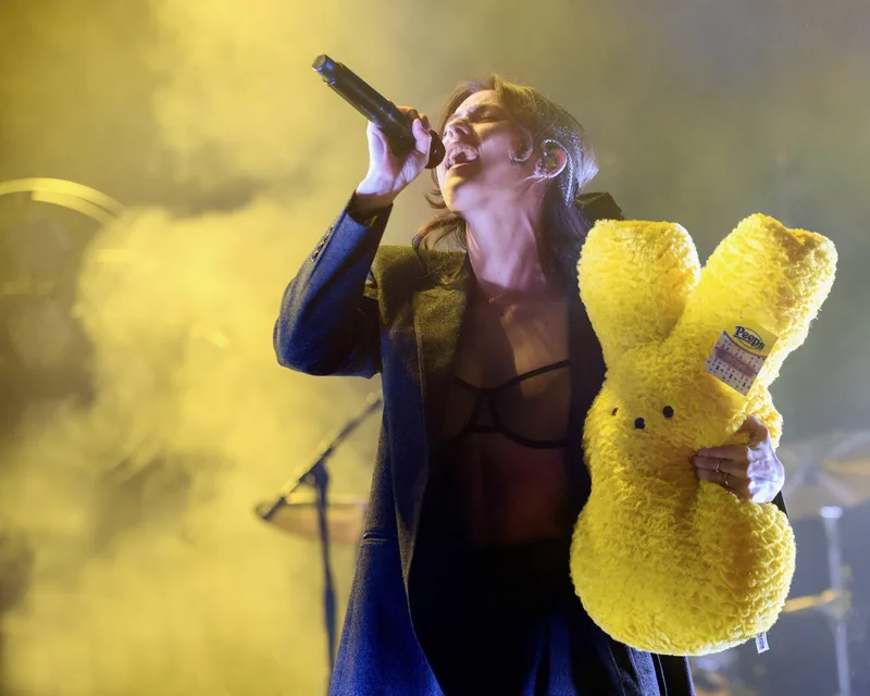 Грейси Абрамс выступает в El Rey Theatre, Лос-Анджелес, 2022