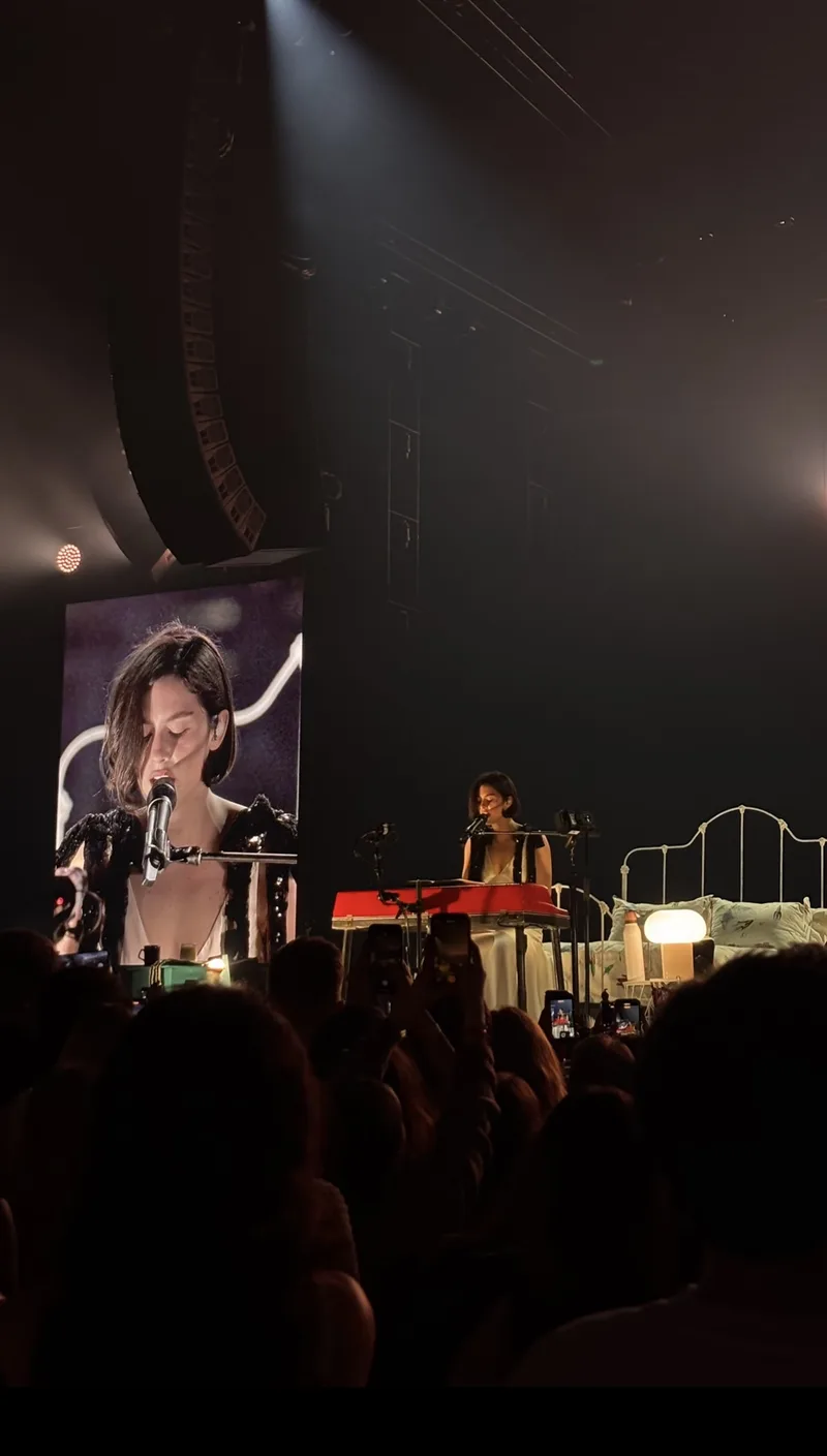 Грейси Абрамс на концерте The Secret of Us Tour в Мадриде, 2025