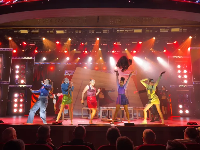 Сцена из постановки Greatest Days, мюзикл по песням Take That