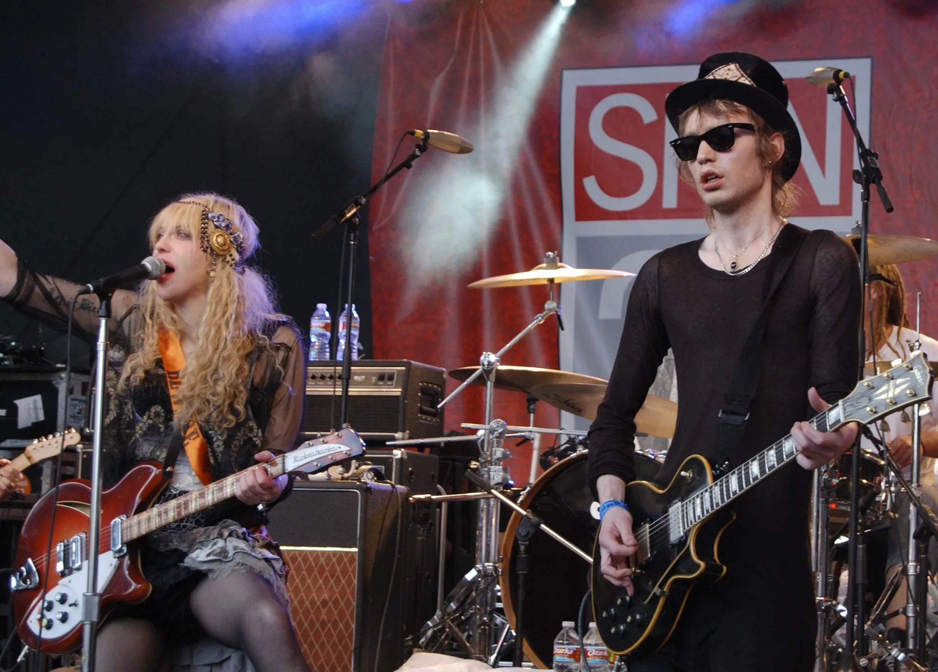 Hole выступают на SXSW, 2010