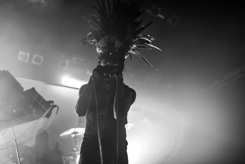 IAMX на концерте в Варшаве, тур в поддержку Alive in New Light, 2018