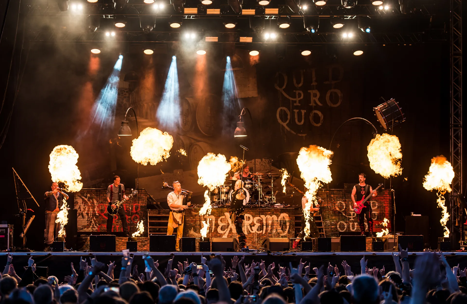 In Extremo на сцене: огненное шоу и концертная энергетика