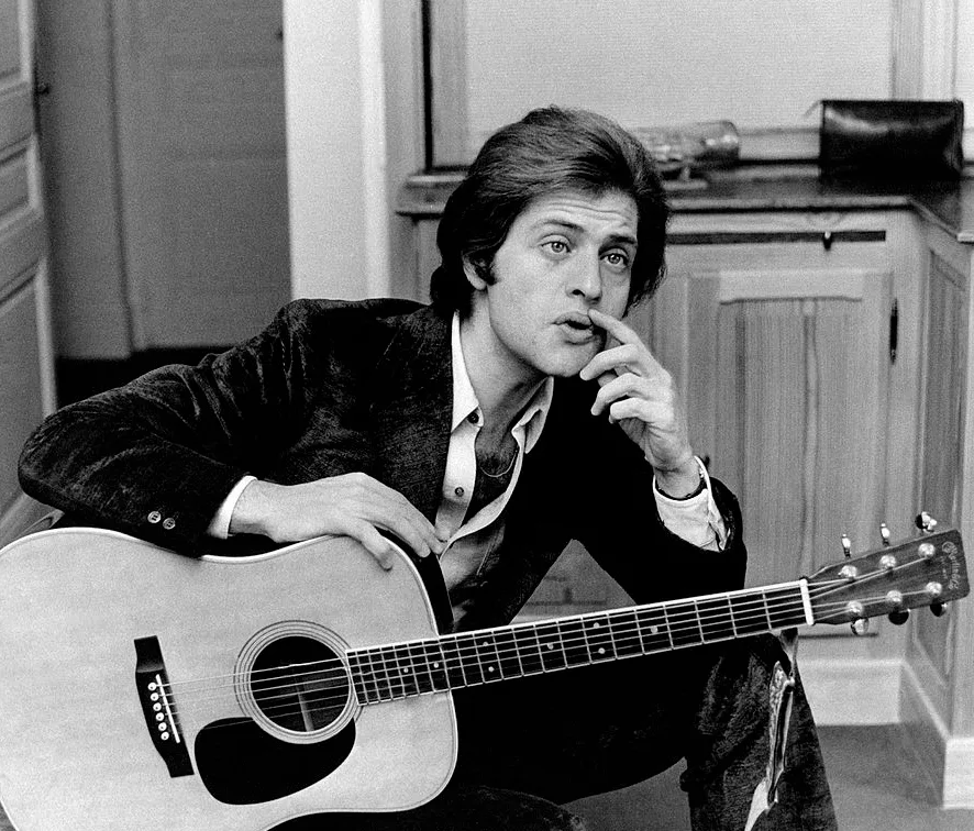 Joe Dassin с гитарой, 1960-е