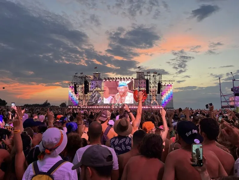 Публика на Jova Beach Party, Барлетта, 2022