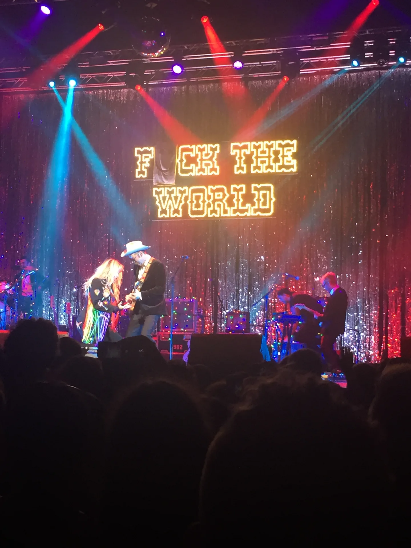 Kesha на сцене, 2016