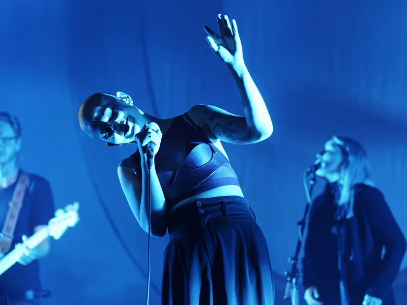 KOVACS на сцене, концертное фото, 2018