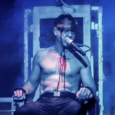 Maerzfeld: сценический эпизод на вечеринке релиза Fremdkörper, 2014