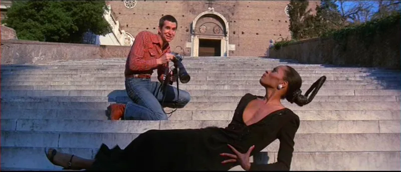 Кадр с Diana Ross и Энтони Перкинсом (Mahogany)