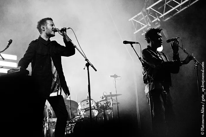 Massive Attack на сцене в Санкт-Петербурге (2010)