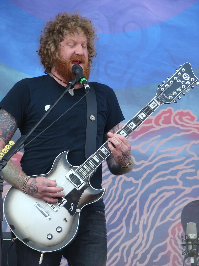 Брэнт Хайндс на концерте Mastodon, 2009