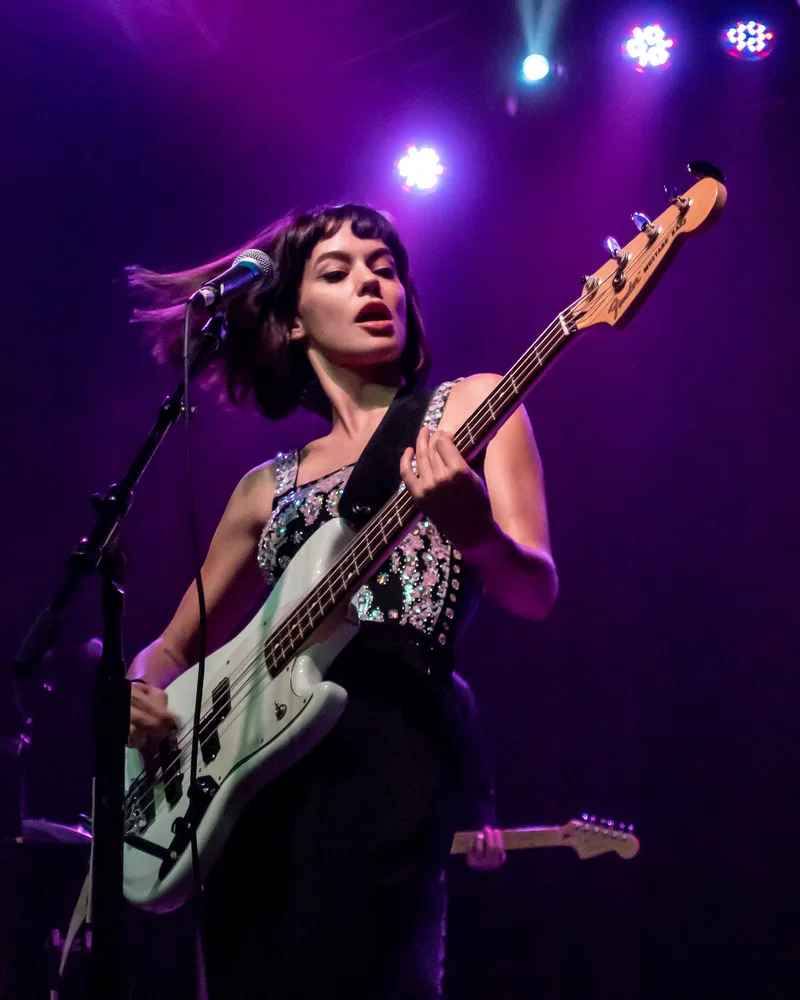 Meg Myers на сцене, тур Take Me to the Disco, 2018