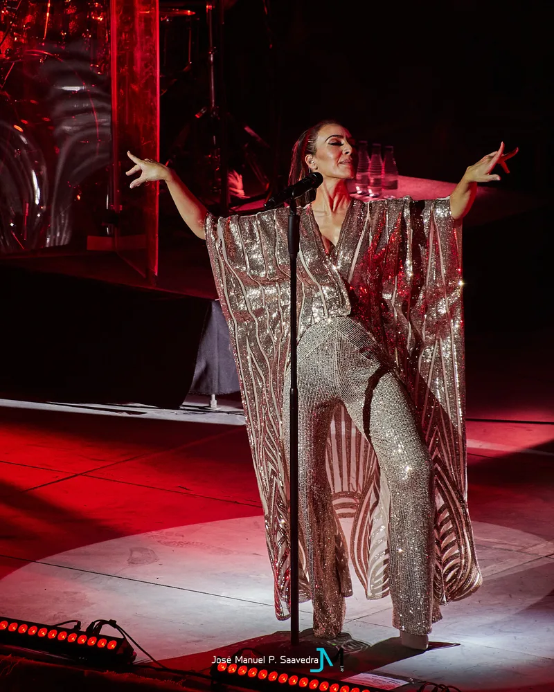 Моника Наранхо на сцене, 2020