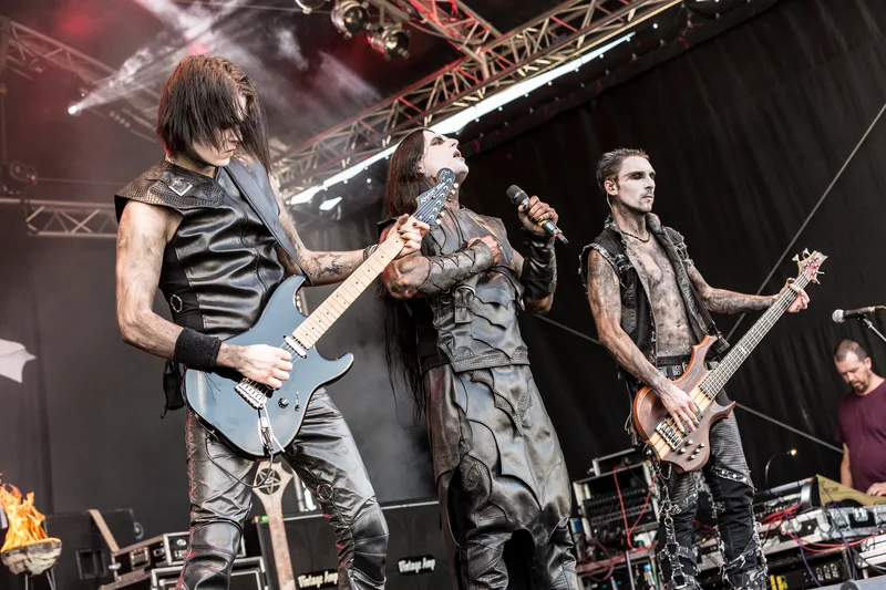 Nachtblut на фестивале Metal Frenzy 2019, общее фото группы на сцене