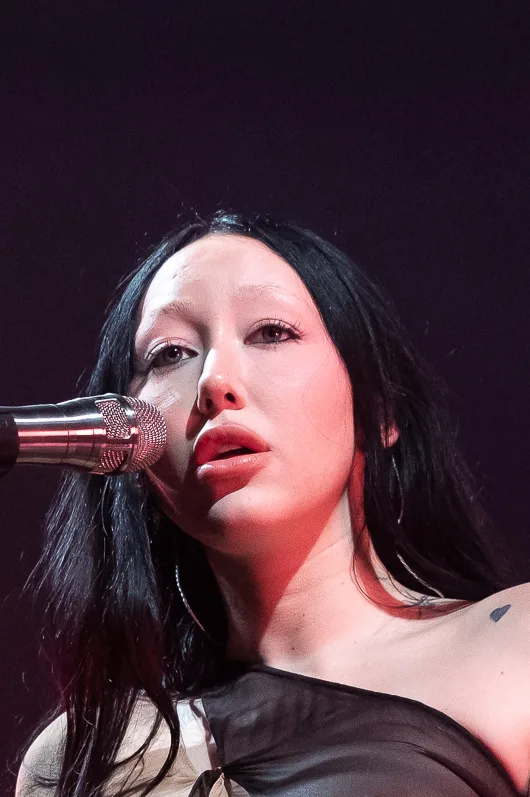 Ноа Сайрус на фестивале Splendour In The Grass, 2023, портрет крупным планом