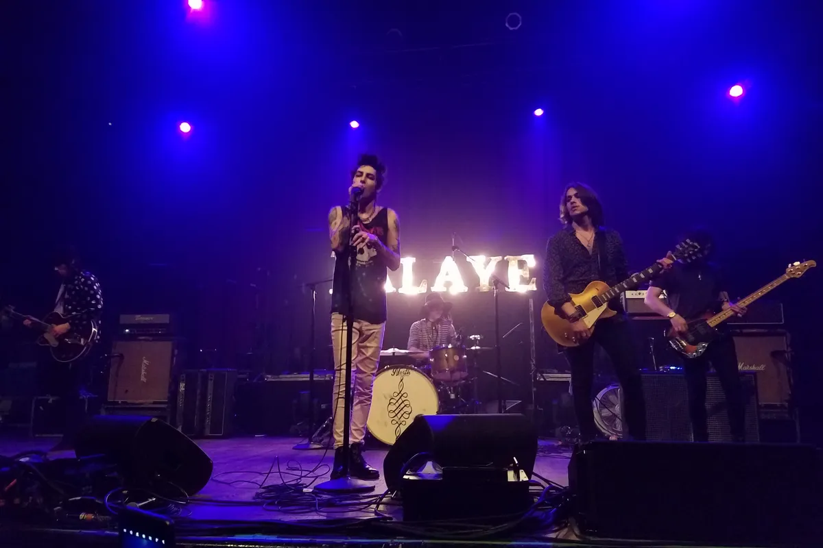 Palaye Royale на сцене, концертное фото 2018 года