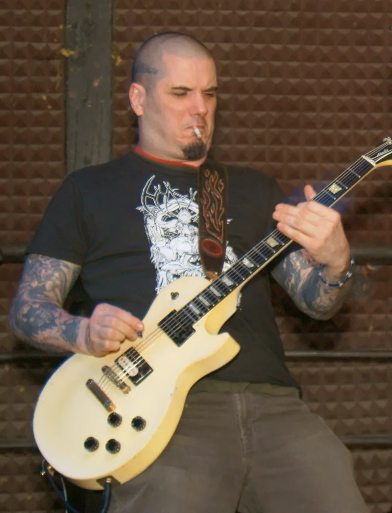 Фил Ансельмо на сцене, 2011 год