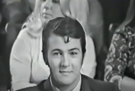 Робертино Лоретти в телешоу Canzonissima, 1969 год, кадр передачи