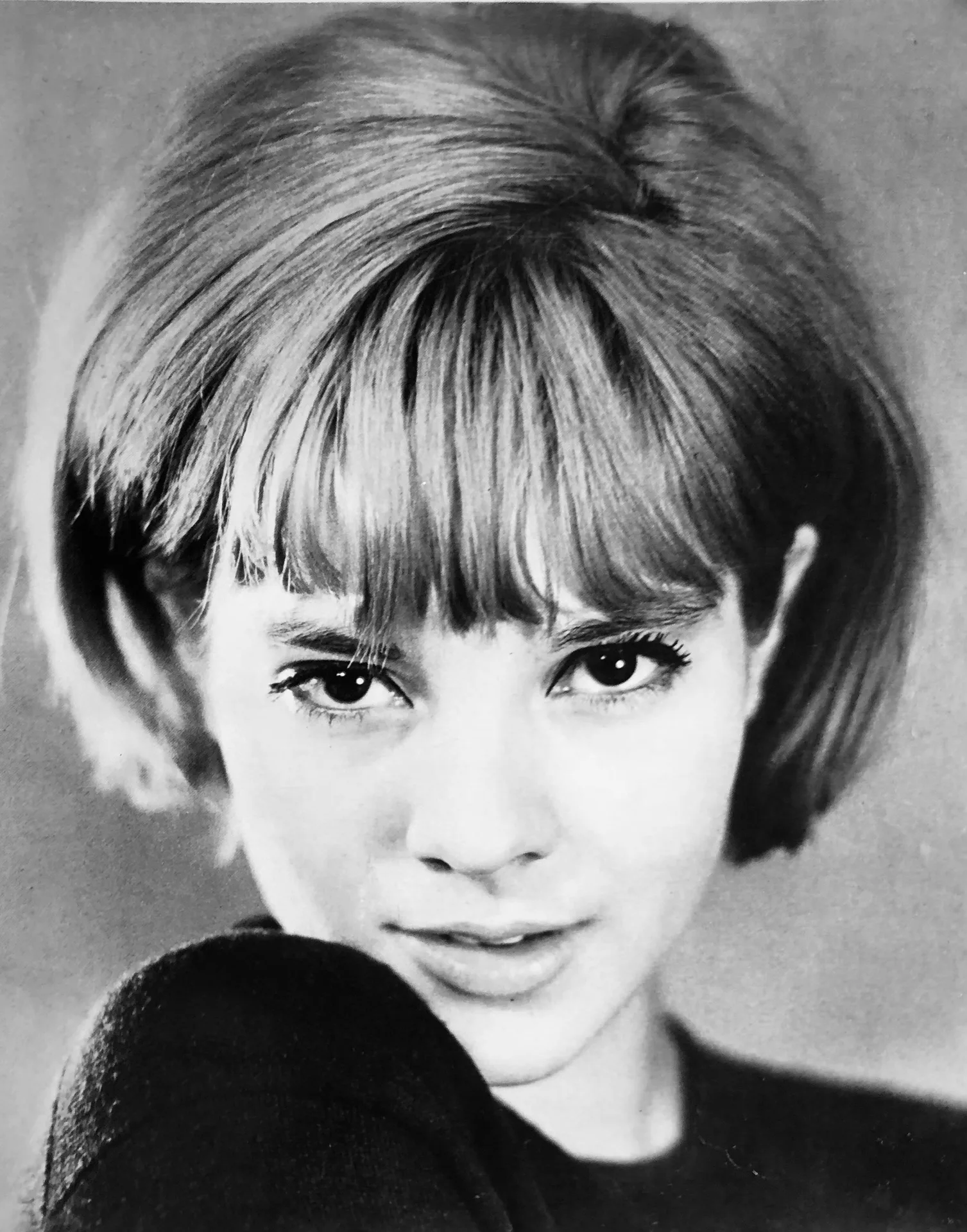 Сильви Вартан в молодости, портрет