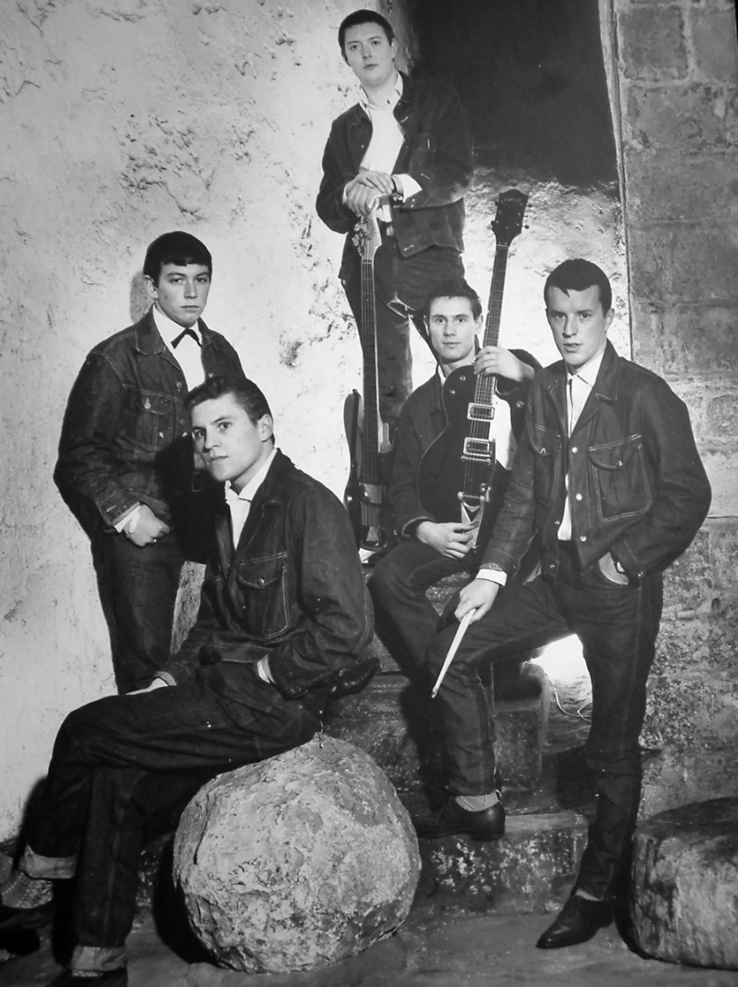 The Animals в 1964 году: ранний промоснимок у Newcastle Castle Keep