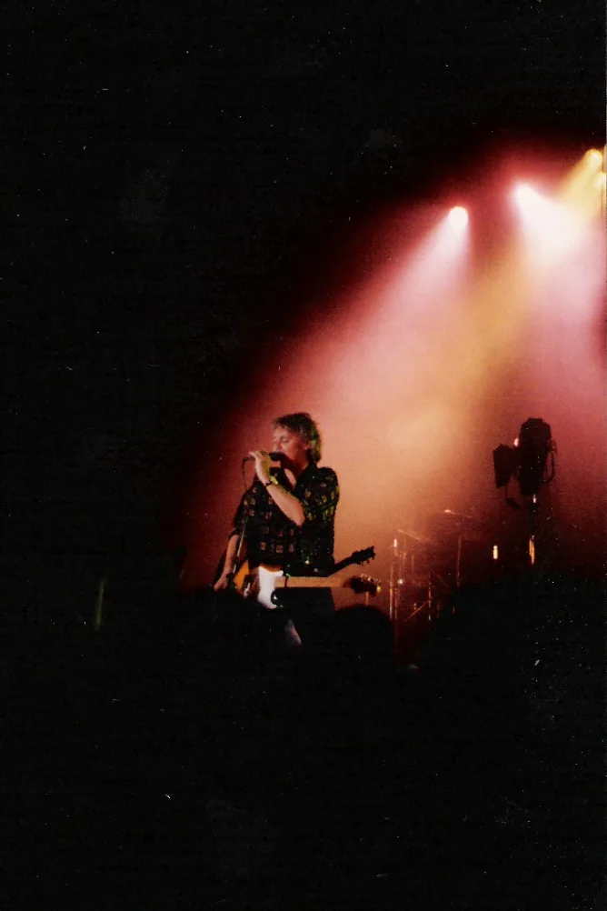 The Cross на концерте в Ной-Изенбурге, 1990: Роджер Тейлор у микрофона