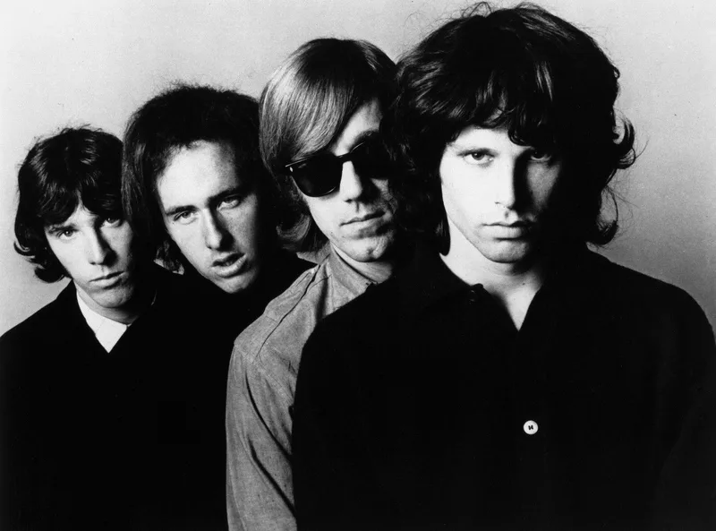 The Doors на промофото 1966 года: Джим Моррисон, Джон Денсмор, Рэй Манзарек и Робби Кригер