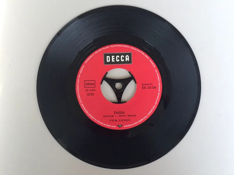 Виниловый сингл Delilah: пластинка и этикетка