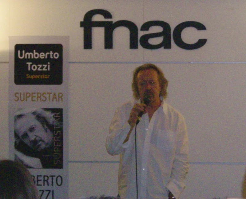 Умберто Тоцци на презентации Superstar во Fnac в Турине, 2009