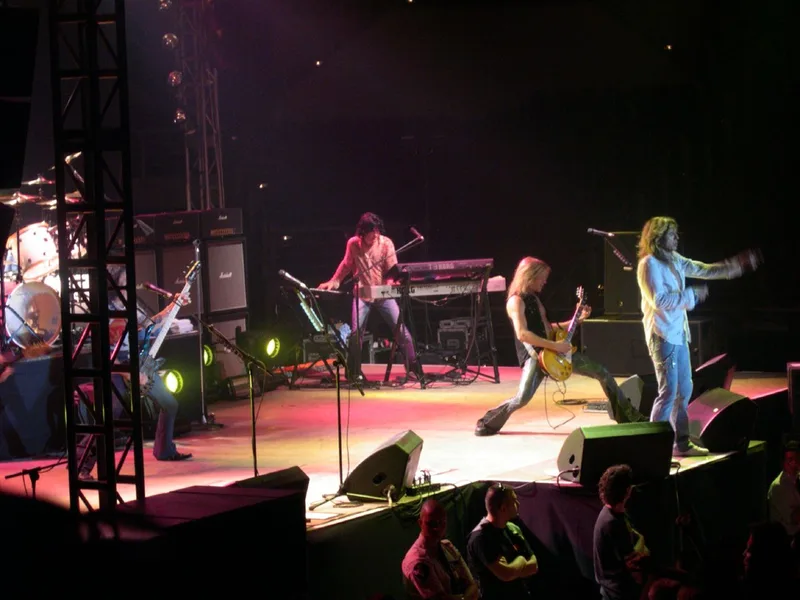 Whitesnake на концерте, 2003